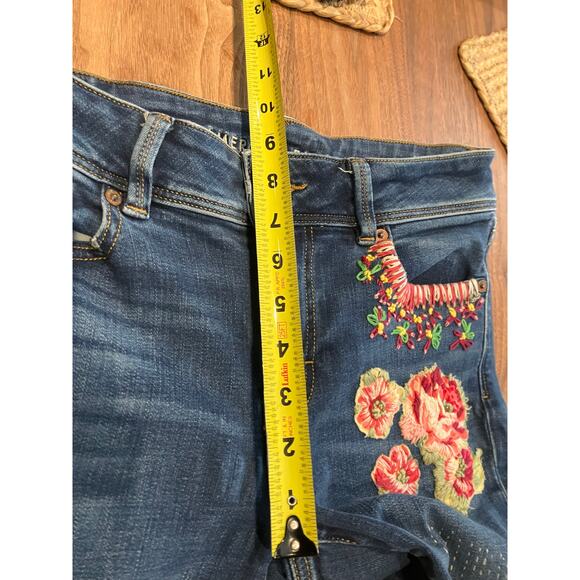 American Eagle Embroidered Upcycled Sz 8 Jeans Floral Pink Blue Hippie Festival - Picture 9 of 12